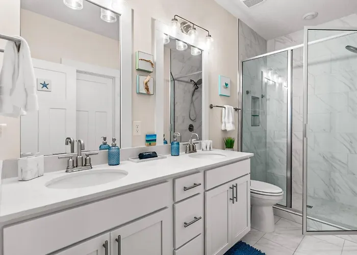 1370 W Government St Holiday home