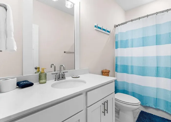 1370 W Government St Holiday home *